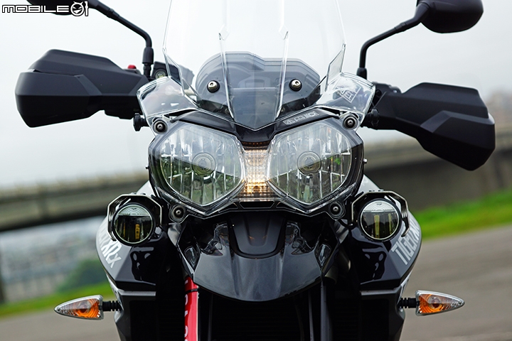 英式多功能悍虎 Triumph Tiger 800 XRx