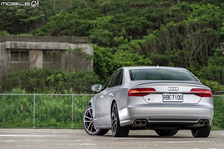 低調的強悍 Audi S8 Plus