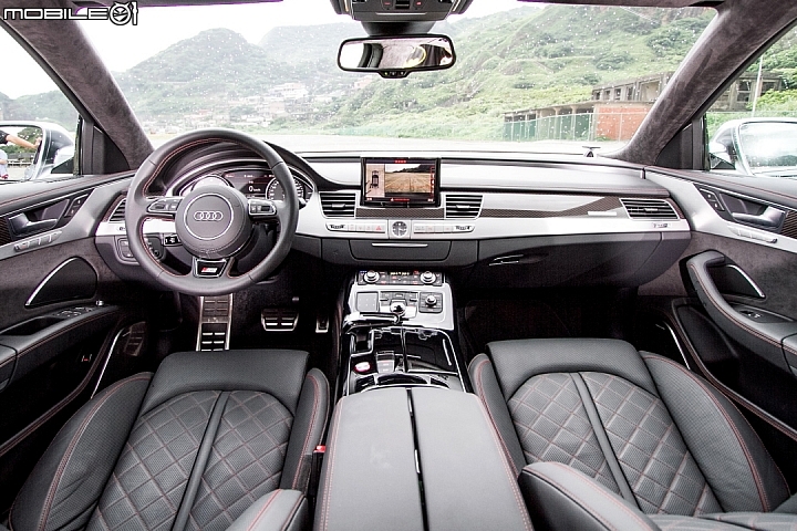 低調的強悍 Audi S8 Plus
