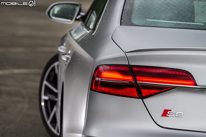 低調的強悍 Audi S8 Plus