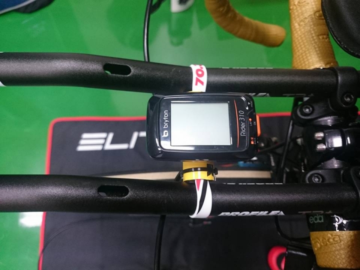 公路車<->三鐵車 轉換,9速變速10速大盤混搭。 56/39t 大盤(17齒差)。改裝和配件經驗分享