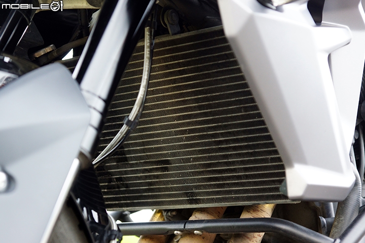 英式多功能悍虎 Triumph Tiger 800 XRx