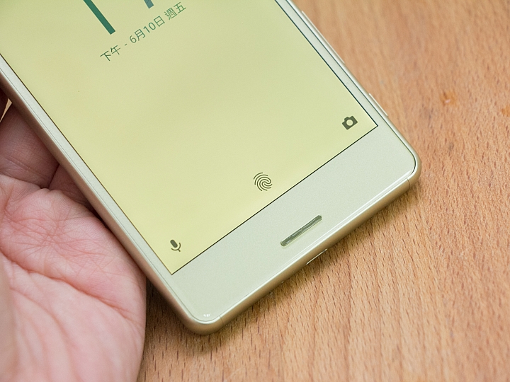抓住滑板女孩 Xperia X Performance追追追測試