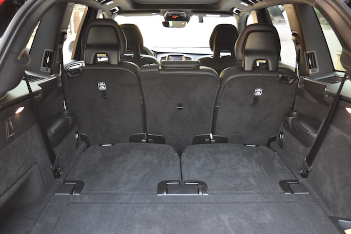 Volvo XC90 T6 R-Design 瑪瑙黑入荷!