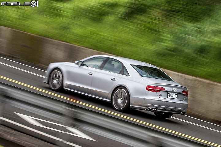 低調的強悍 Audi S8 Plus
