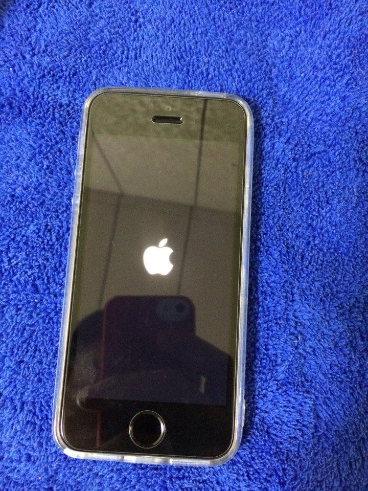 太空灰~iphone se 遲來的開箱~