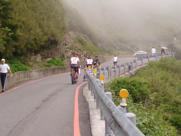騎車一年多後……我還是不自量力去挑戰武嶺