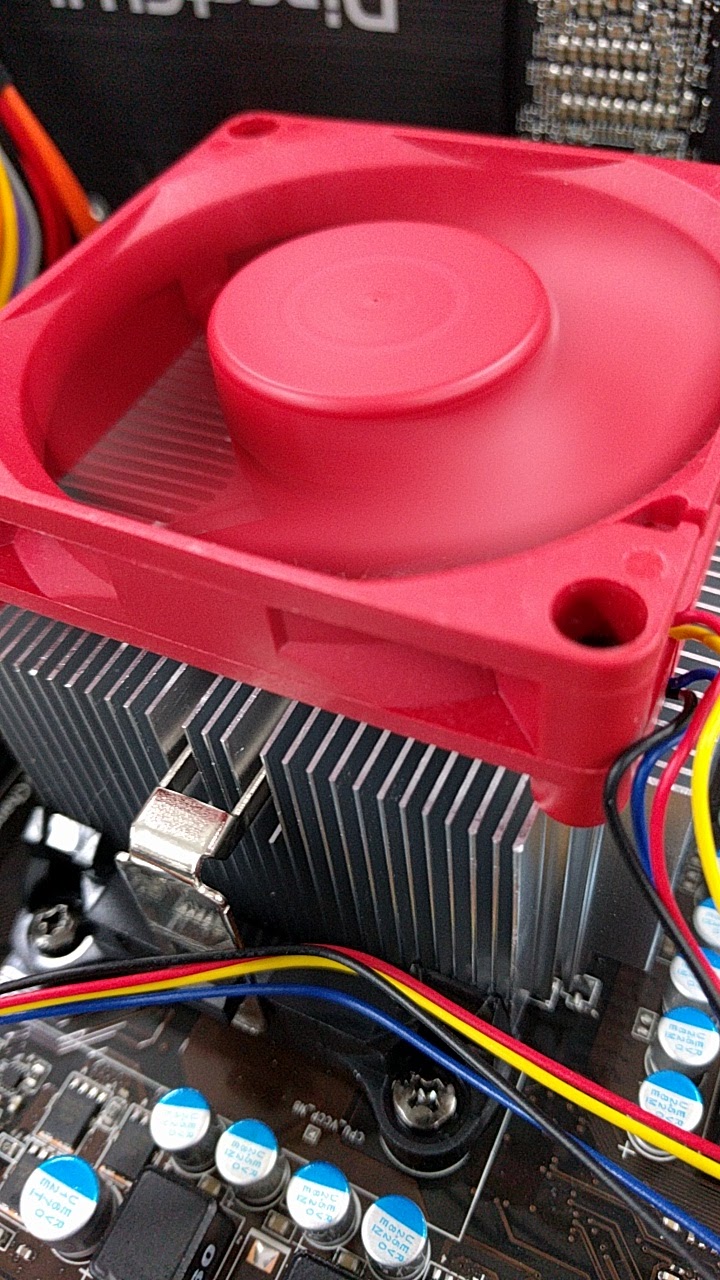 AMD Athlon X4 845 桌機版 Carrizo 和新夥伴 G550M
