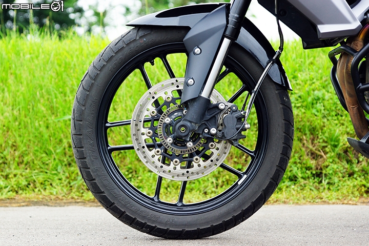 英式多功能悍虎 Triumph Tiger 800 XRx