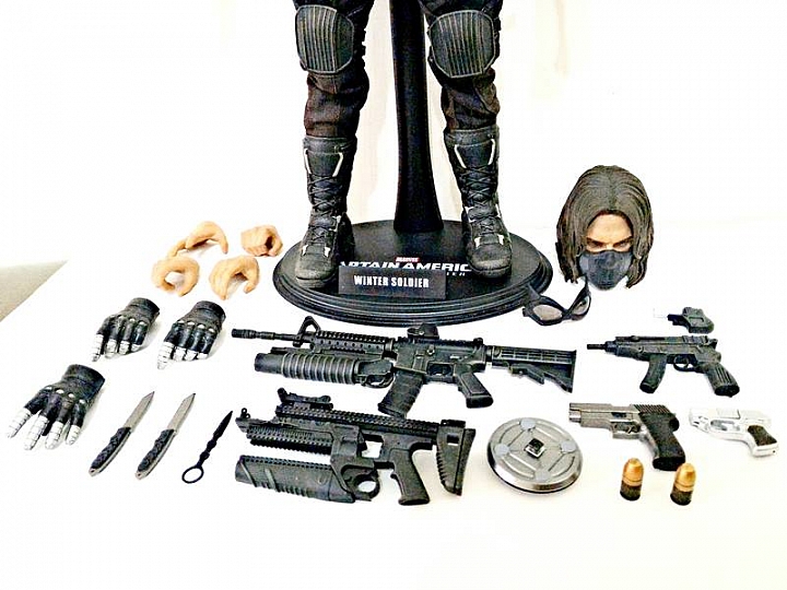 【開箱】HotToys 12吋酷寒戰士Winter Soldier 1.0 開箱文