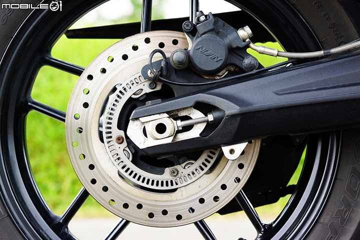 英式多功能悍虎 Triumph Tiger 800 XRx