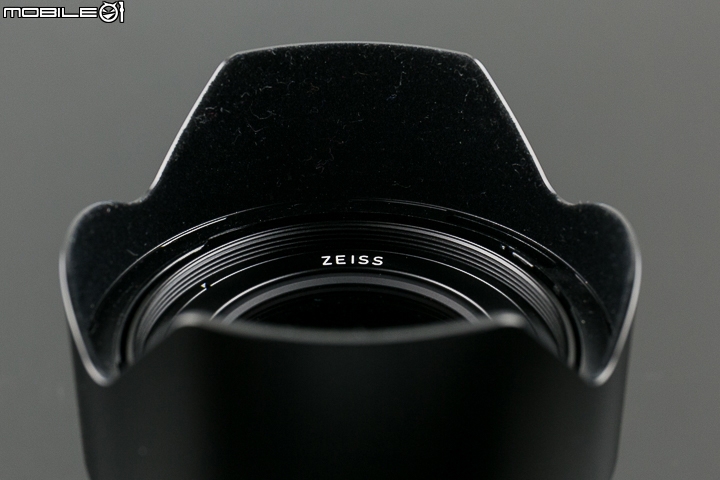 輕量與畫質兼備 Zeiss Loxia 2.8/21 超廣角鏡頭