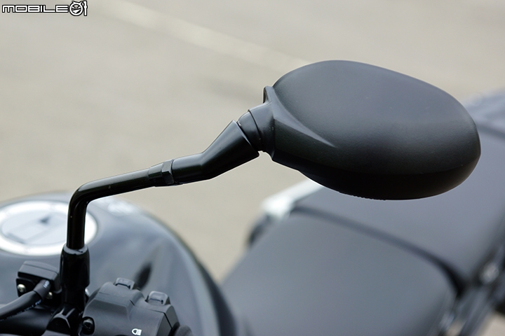 英式多功能悍虎 Triumph Tiger 800 XRx