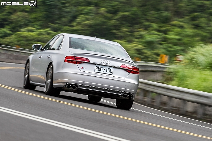 低調的強悍 Audi S8 Plus