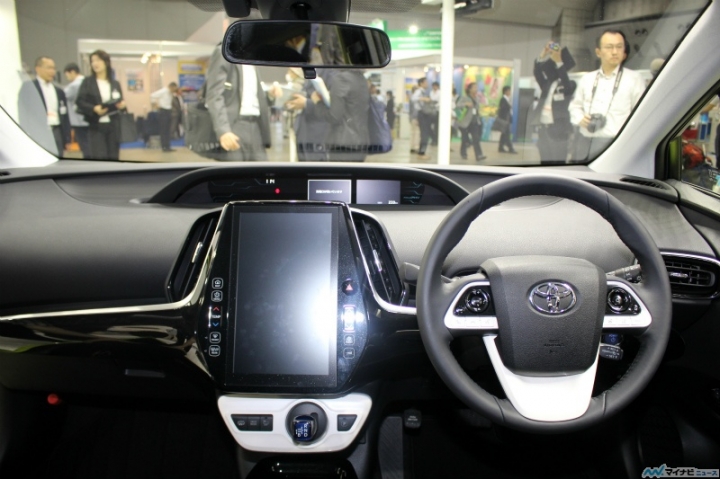 日規 PRIUS PHV 太陽能充電板全球首發 ~(美規PRIME)