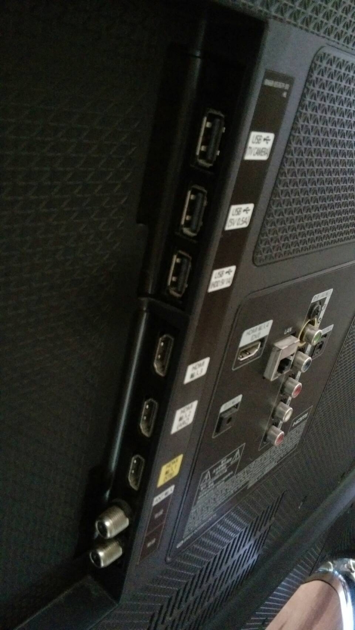 請教液晶電視接擴大機的方法