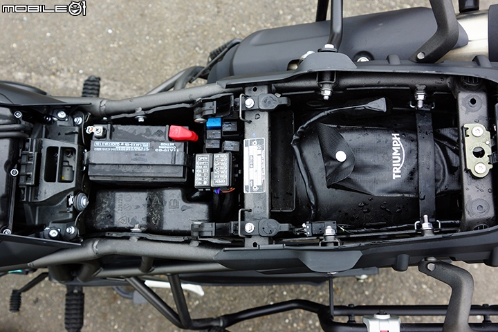 英式多功能悍虎 Triumph Tiger 800 XRx