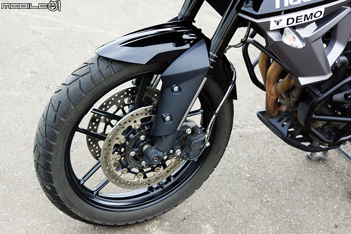 英式多功能悍虎 Triumph Tiger 800 XRx