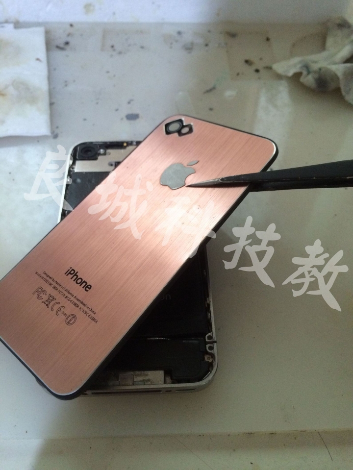 I Phone 4 摔機泡水連接座斷線《維修分享》
