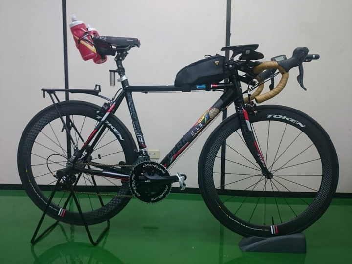 公路車<->三鐵車 轉換,9速變速10速大盤混搭。 56/39t 大盤(17齒差)。改裝和配件經驗分享