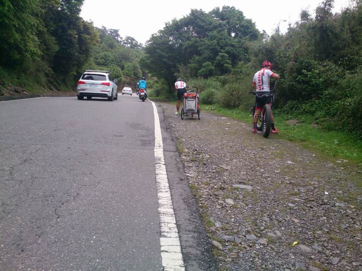 騎車一年多後……我還是不自量力去挑戰武嶺