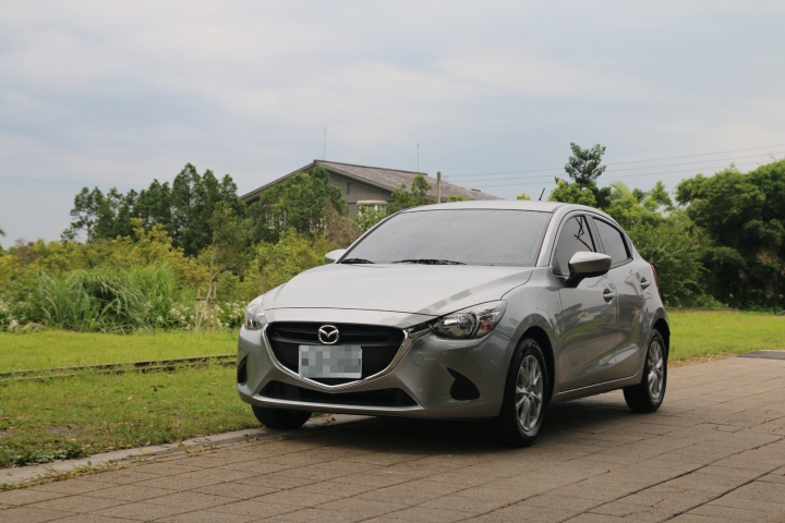 【分享】Mazda2 陽春版開箱