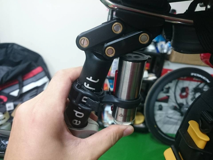 公路車<->三鐵車 轉換,9速變速10速大盤混搭。 56/39t 大盤(17齒差)。改裝和配件經驗分享