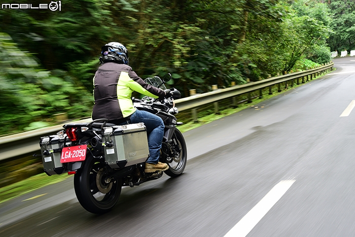 英式多功能悍虎 Triumph Tiger 800 XRx