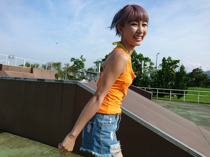 抓住滑板女孩 Xperia X Performance追追追測試