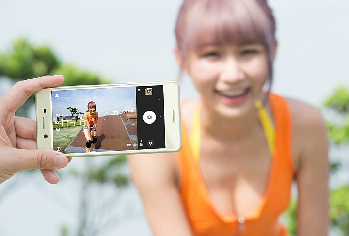 抓住滑板女孩 Xperia X Performance追追追測試