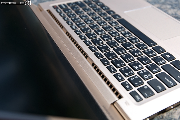 如絲綢般輕薄 Lenovo IdeaPad 710s
