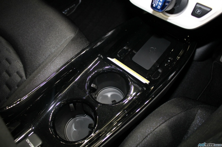 日規 PRIUS PHV 太陽能充電板全球首發 ~(美規PRIME)