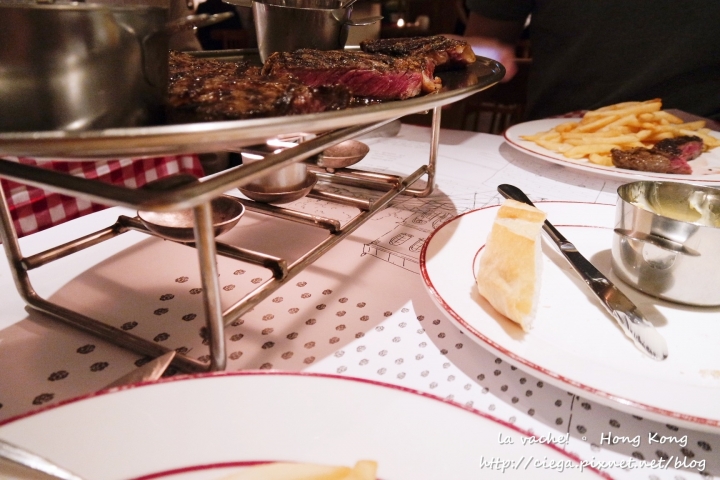 【香港│中環美食】La Vache!法式牛排Steak Frites✈在SOHO區享受我的巴黎生日夜晚│法式小酒館、2015年香港人最多打卡次數熱門餐廳