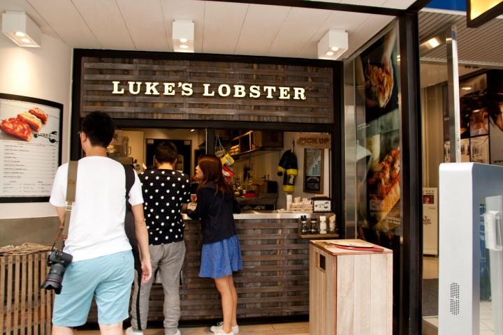 【美食。食記】神戶 元町 LUKE'S神戸店 龍蝦味淡 麵包香鹹 表參道有名龍蝦三明治