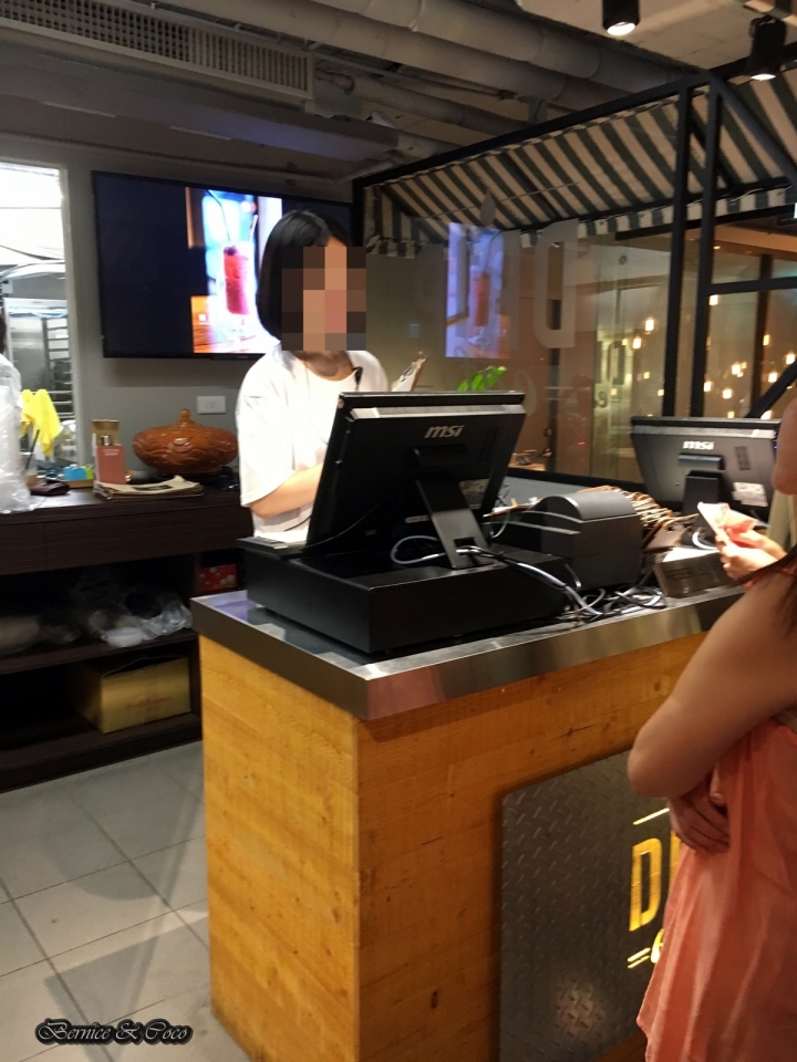 Drip Cafe 好滴 站前店限定的滴蛋仔(台北站前旗艦店)