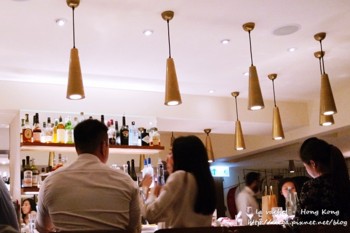【香港│中環美食】La Vache!法式牛排Steak Frites✈在SOHO區享受我的巴黎生日夜晚│法式小酒館、2015年香港人最多打卡次數熱門餐廳