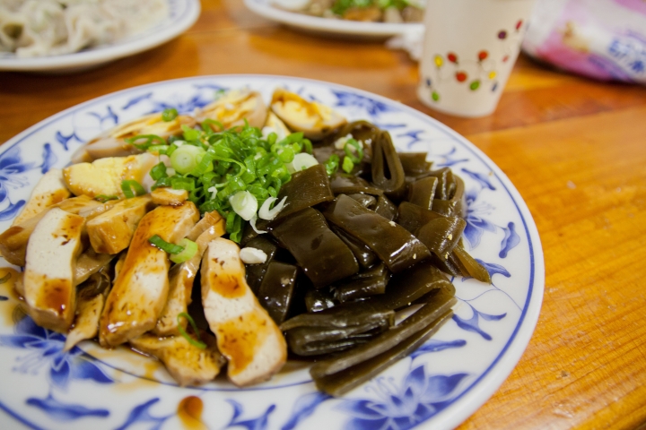 【美食。食記】南投 集集 八張牛肉麵 麵條軟爛 湯頭略淡 差點救不回來的牛肉麵店