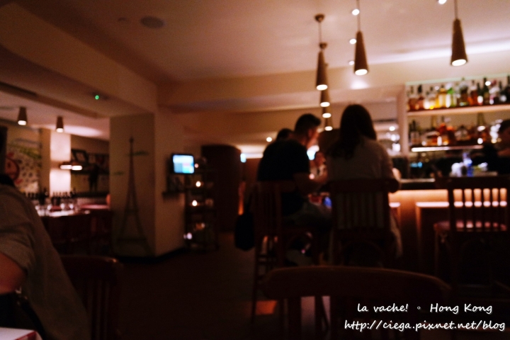 【香港│中環美食】La Vache!法式牛排Steak Frites✈在SOHO區享受我的巴黎生日夜晚│法式小酒館、2015年香港人最多打卡次數熱門餐廳