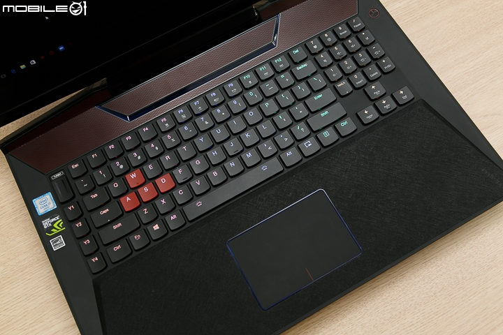具備單鍵超頻與多彩機械鍵盤的 Lenovo IdeaPad Y900