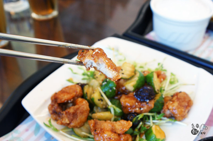 【吃】【台南美食餐廳】米樂咖啡簡餐|炸物免費兌換!魚比手掌大的私房料理超好吃!