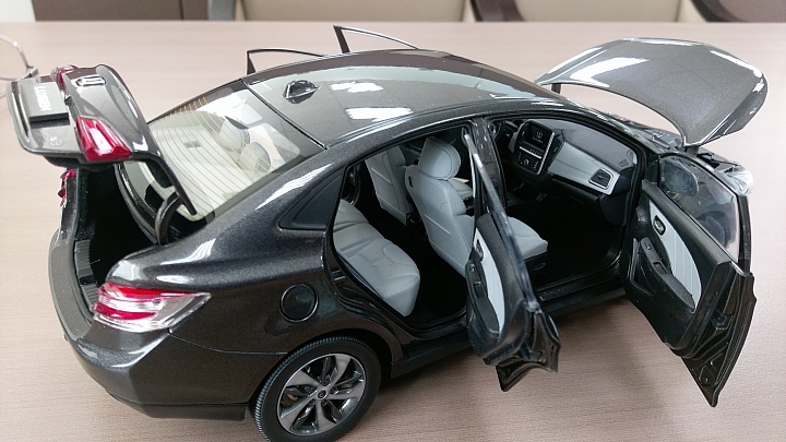201606/30 Luxgen S3–旗艦白交車小開箱