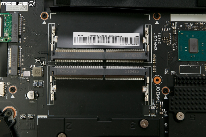 具備單鍵超頻與多彩機械鍵盤的 Lenovo IdeaPad Y900