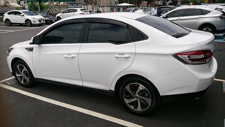 201606/30 Luxgen S3–旗艦白交車小開箱