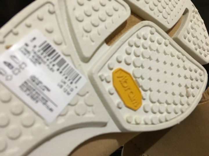 颱風過後的開箱 Clarks Trigenic Flex 全白、老鼠灰 女鞋 多色、多款、多圖 一次開完