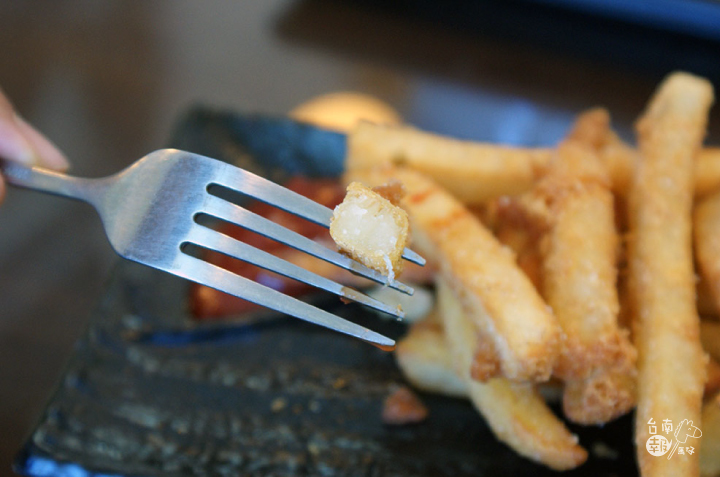 【吃】【台南美食餐廳】米樂咖啡簡餐|炸物免費兌換!魚比手掌大的私房料理超好吃!