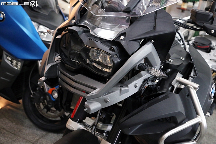 GARMIN zūmo 590 安裝於 BMW R1200GS Adventure & S1000XR 過程全記錄