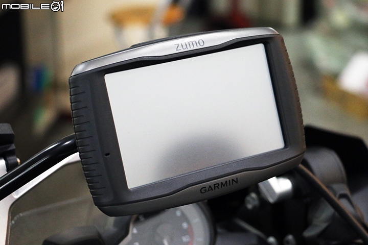 GARMIN zūmo 590 安裝於 BMW R1200GS Adventure & S1000XR 過程全記錄