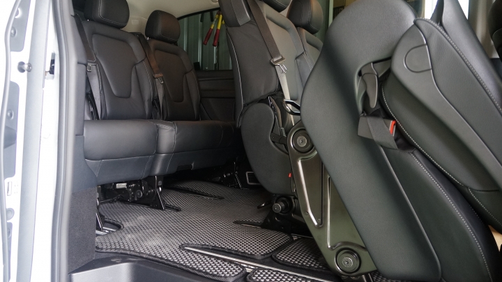 【簡單開箱 】載貨|出遊的好夥伴 Mercedes V250D