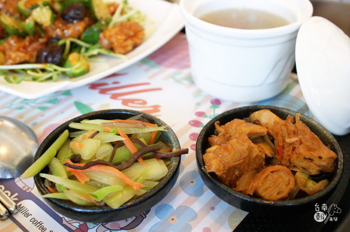 【吃】【台南美食餐廳】米樂咖啡簡餐|炸物免費兌換!魚比手掌大的私房料理超好吃!