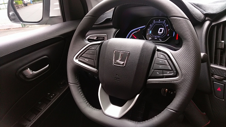 201606/30 Luxgen S3–旗艦白交車小開箱